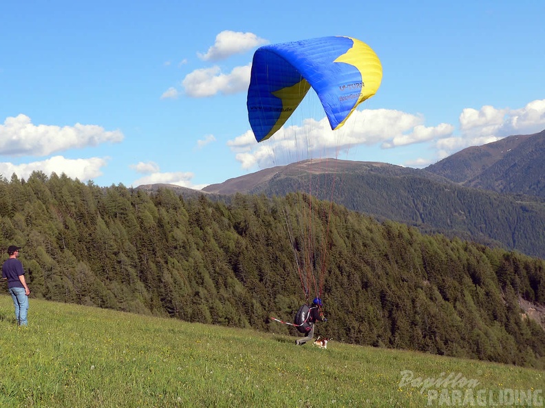 2005 D5.05 Paragliding 136