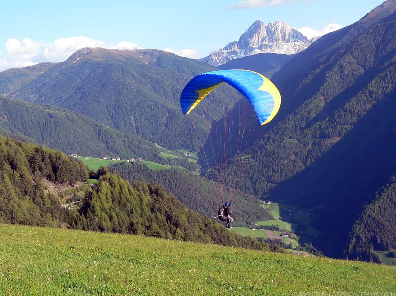 2005 D5.05 Paragliding 137