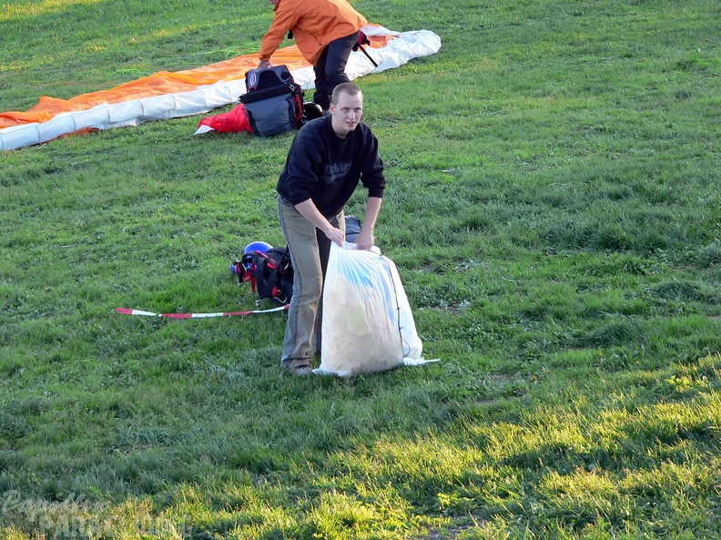 2005 D5.05 Paragliding 150