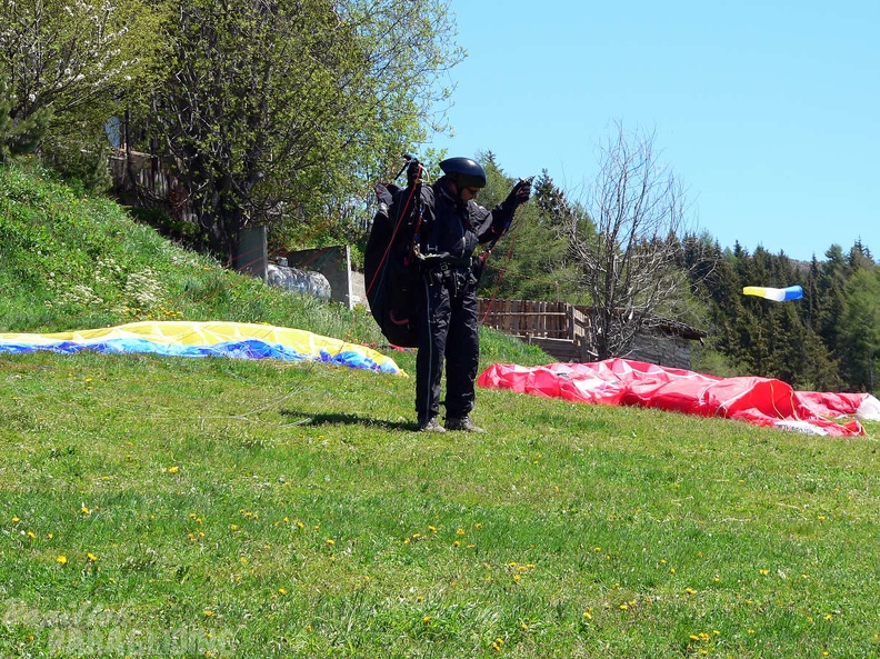 2005 D5.05 Paragliding 168