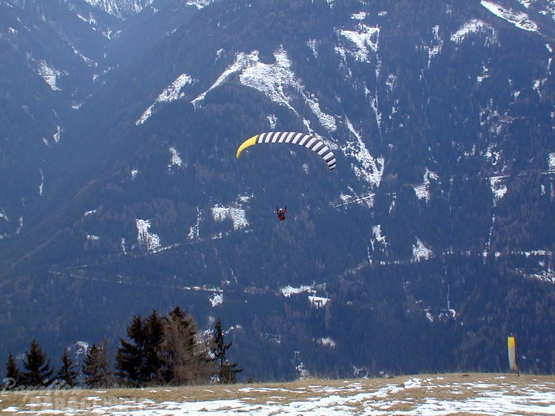 2005 D5.05 Paragliding 210