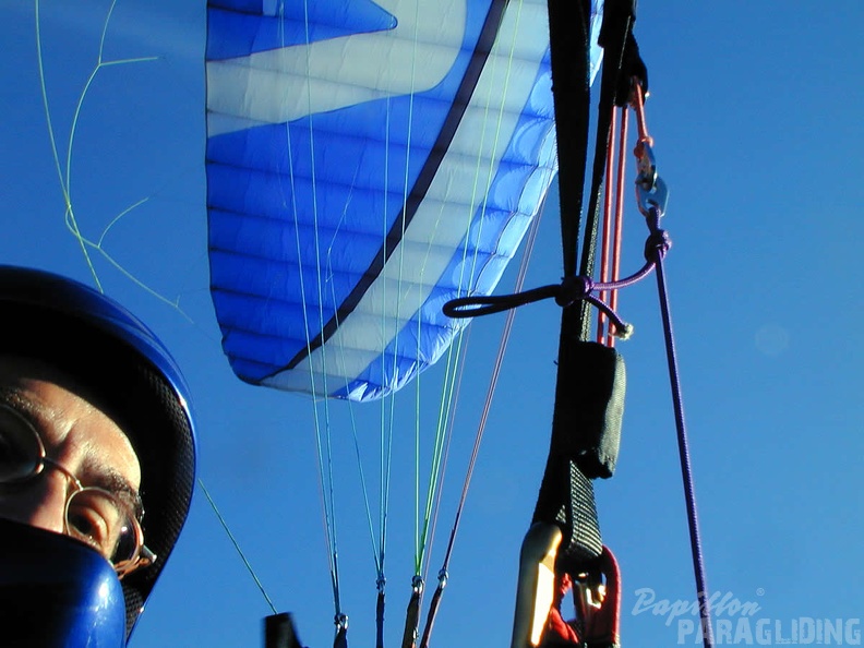 2005 D5.05 Paragliding 212