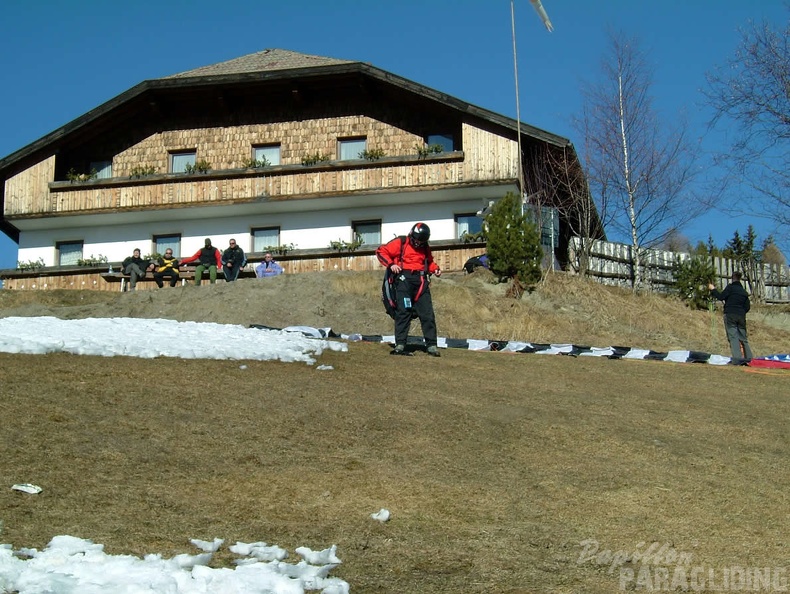 2006 D01.06 Paragliding Luesen 013