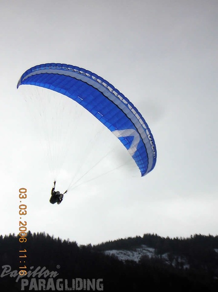 2006 D02.06 Paragliding Luesen 002