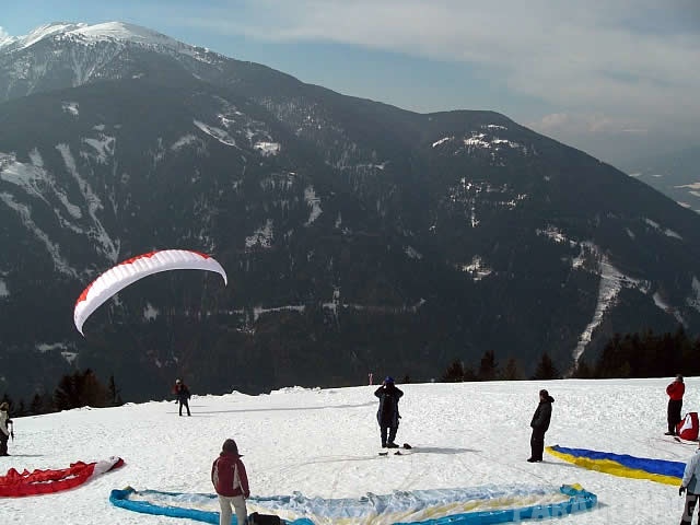 2006 D02.06 Paragliding Luesen 014