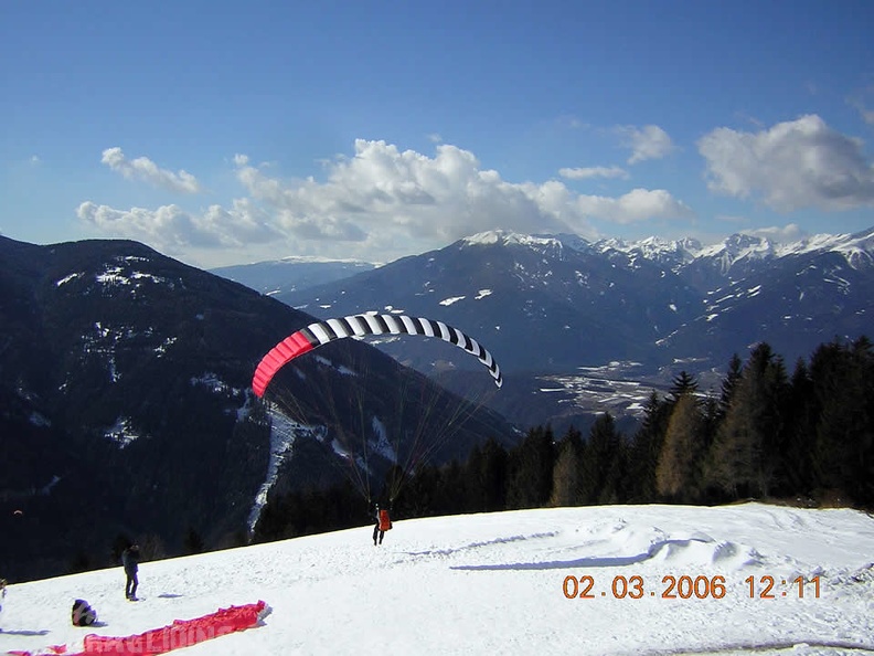 2006 D02.06 Paragliding Luesen 043