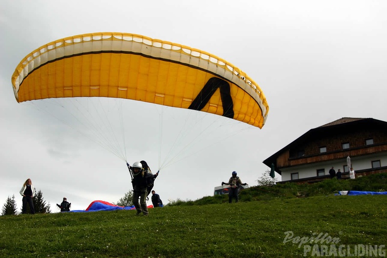 2006 D09.06 Luesen Gleitschirm 001