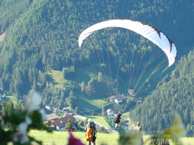 2009 DH18.09 Tulperhof Gleitschirm 036