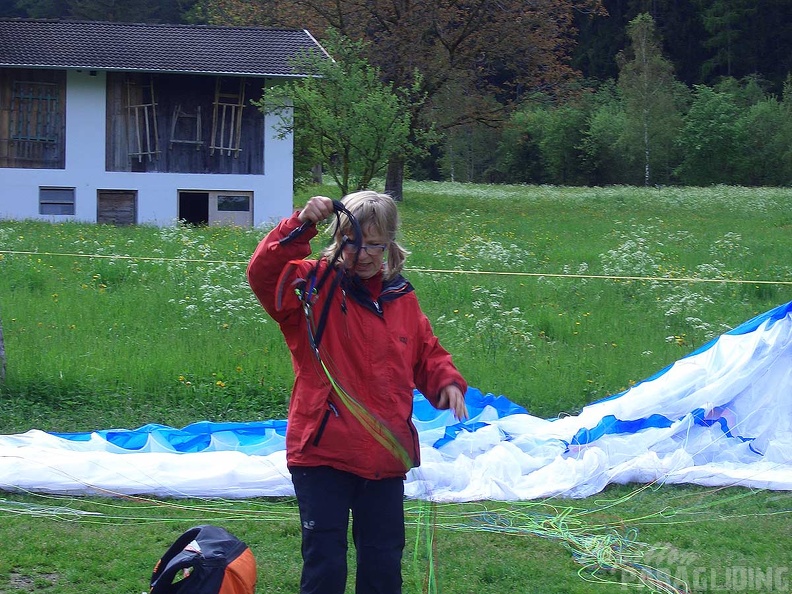 2010 DH19.10 Luesen Gleitschirm 018