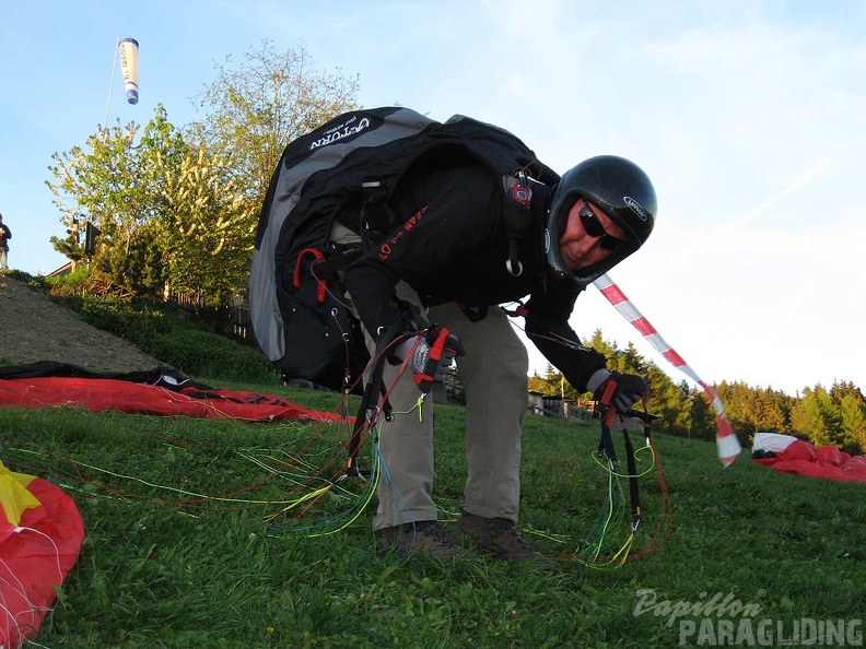 2010 DH22.10 Luesen Gleitschirm 014