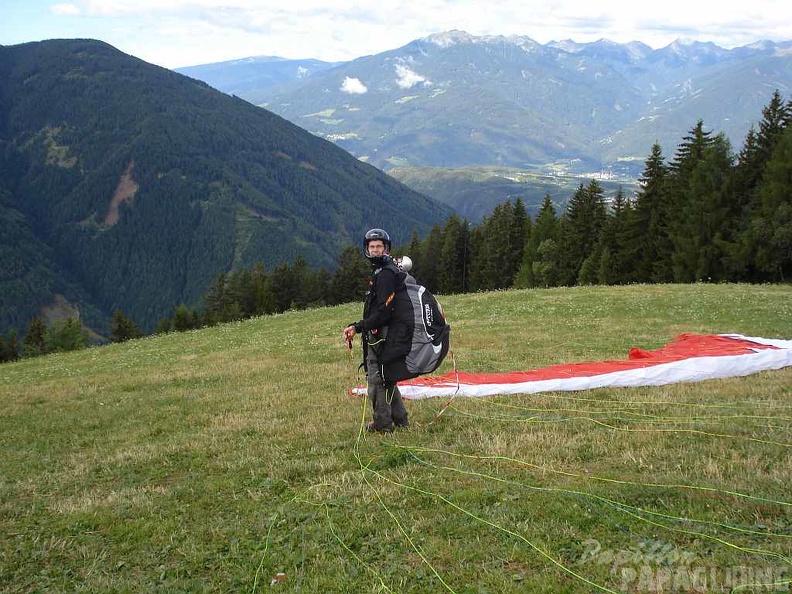 2010 DH30.10 Luesen Gleitschirm 021