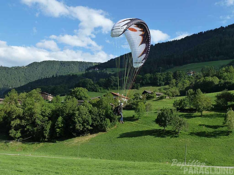 2010 DH30.10 Luesen Gleitschirm 066