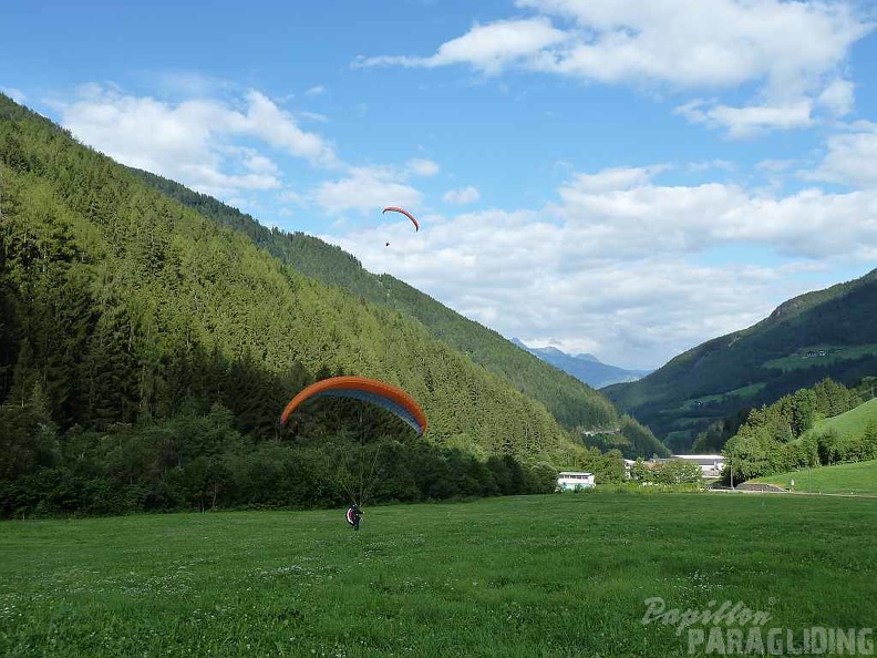 2010 DH30.10 Luesen Gleitschirm 068