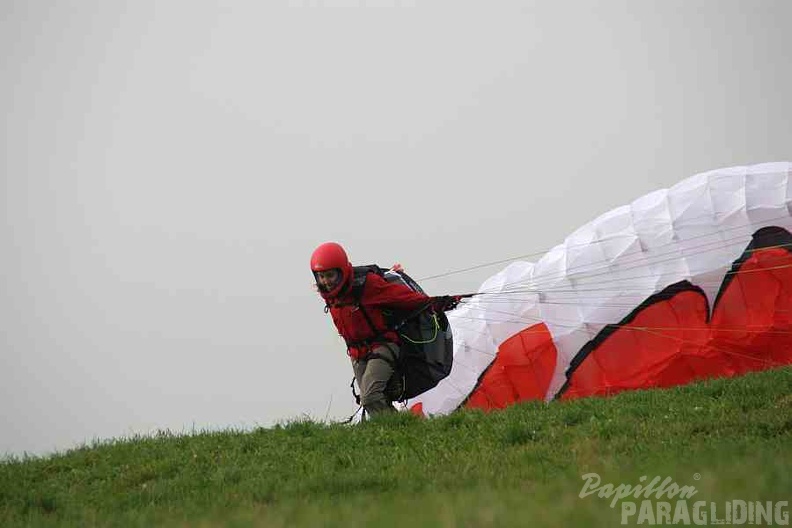 2010_DH40.10_Luesen_Gleitschirm_047.jpg