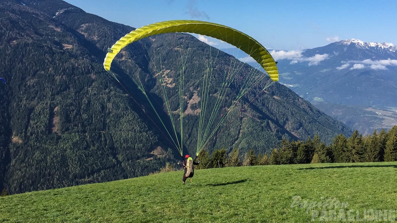 DH17 15 Luesen-Paragliding-1061