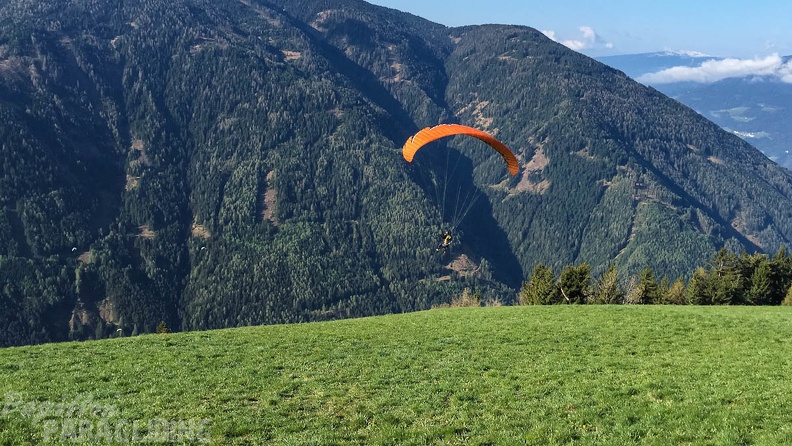 DH17 15 Luesen-Paragliding-1063