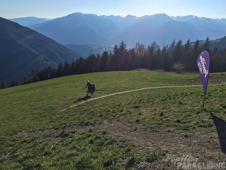 DH17 15 Luesen-Paragliding-107