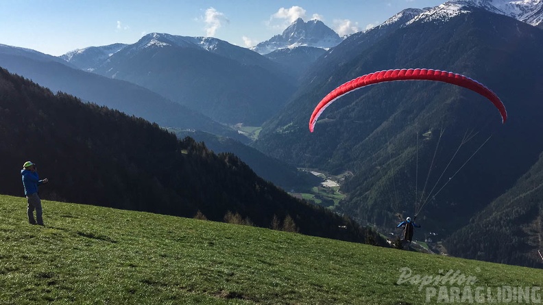 DH17 15 Luesen-Paragliding-1100