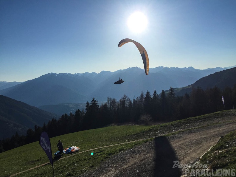 DH17 15 Luesen-Paragliding-147