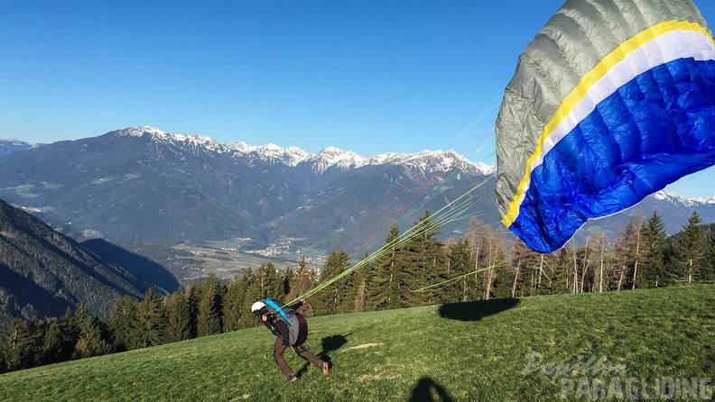 DH17 15 Luesen-Paragliding-224