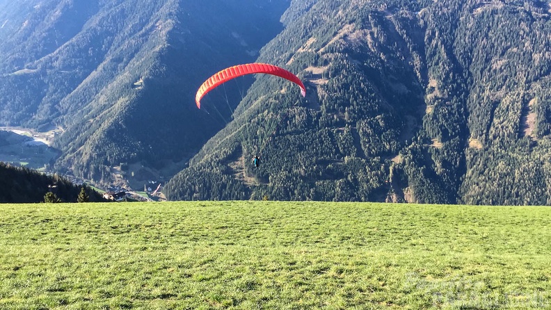 DH17 15 Luesen-Paragliding-265