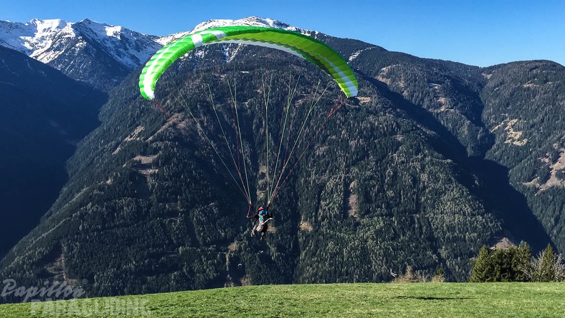 DH17 15 Luesen-Paragliding-274
