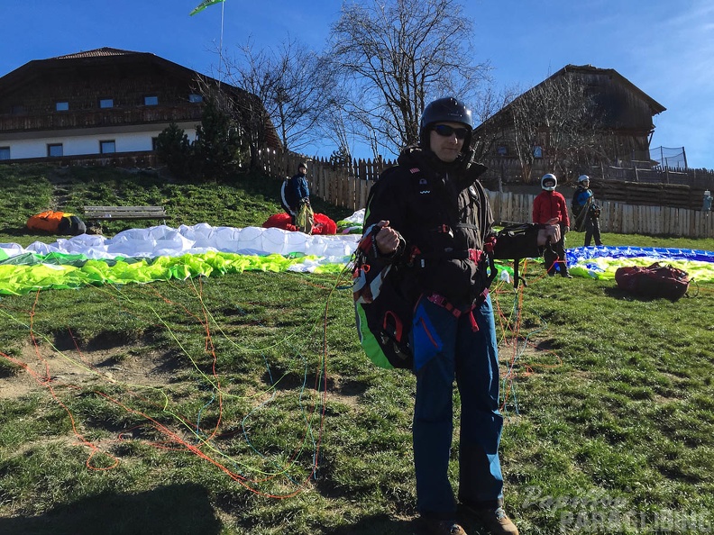 DH17 15 Luesen-Paragliding-278