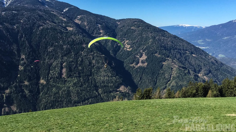 DH17 15 Luesen-Paragliding-328