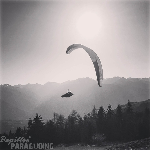 DH17 15 Luesen-Paragliding-357