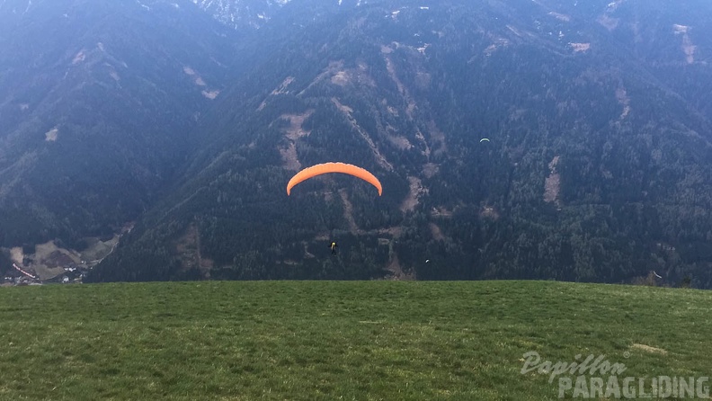 DH17 15 Luesen-Paragliding-412