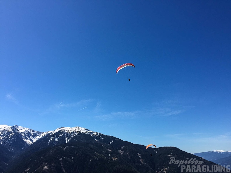 DH17 15 Luesen-Paragliding-487