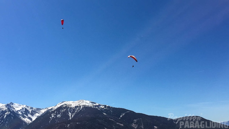 DH17 15 Luesen-Paragliding-508