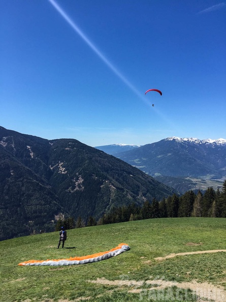 DH17 15 Luesen-Paragliding-533