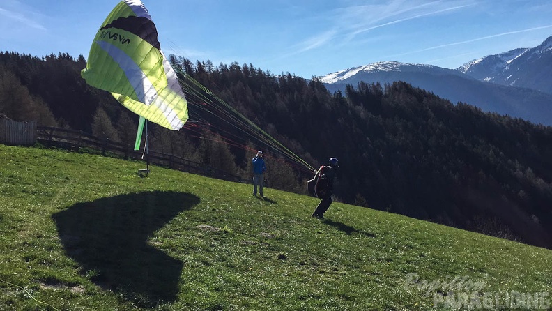 DH17 15 Luesen-Paragliding-649