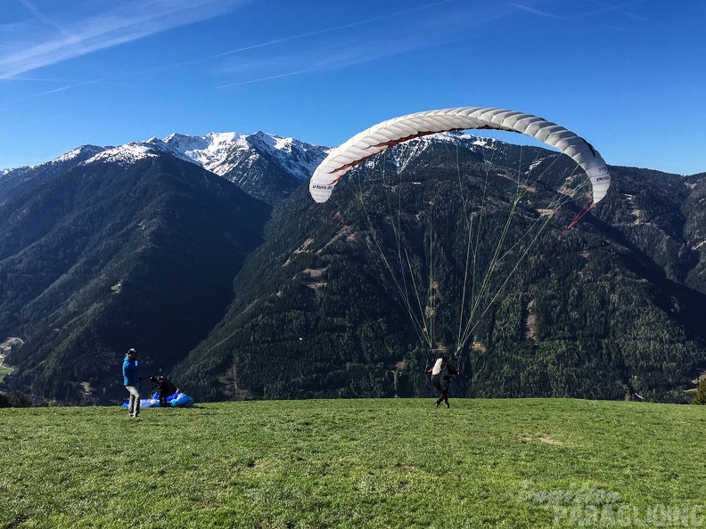 DH17 15 Luesen-Paragliding-664