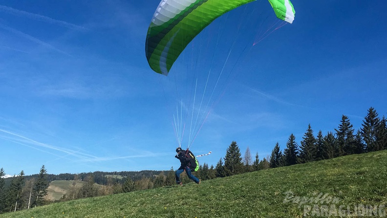 DH17 15 Luesen-Paragliding-688