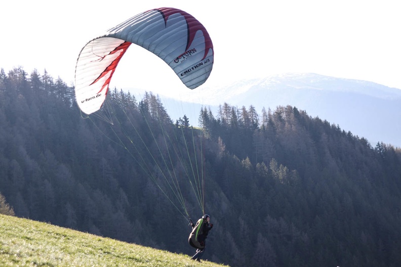 DH18_15_Luesen-Paragliding-131.jpg