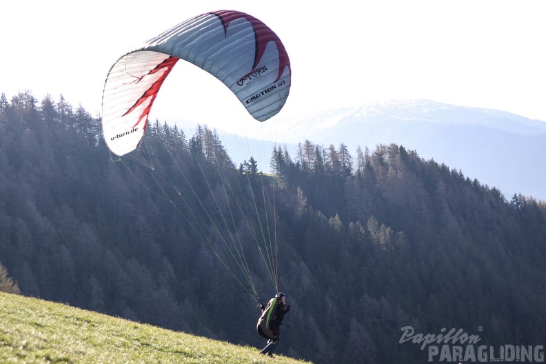 DH18 15 Luesen-Paragliding-131