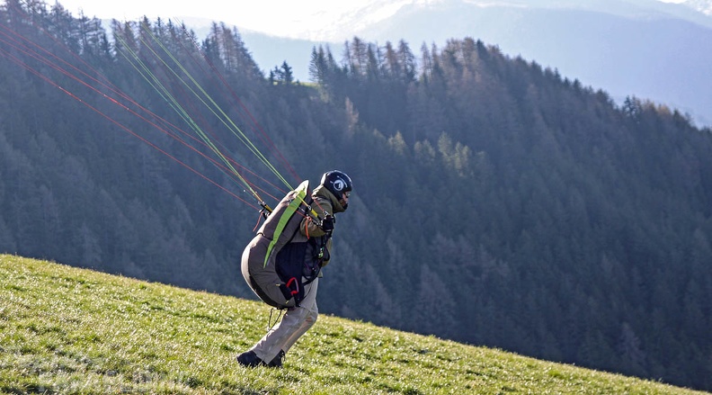 DH18_15_Luesen-Paragliding-134.jpg