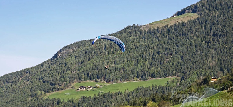 DH18 15 Luesen-Paragliding-143