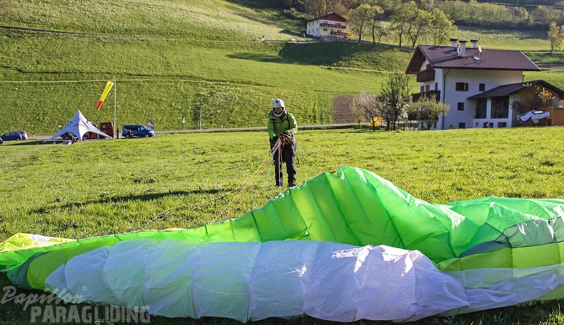 DH18_15_Luesen-Paragliding-147.jpg