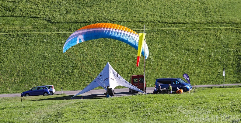 DH18 15 Luesen-Paragliding-152