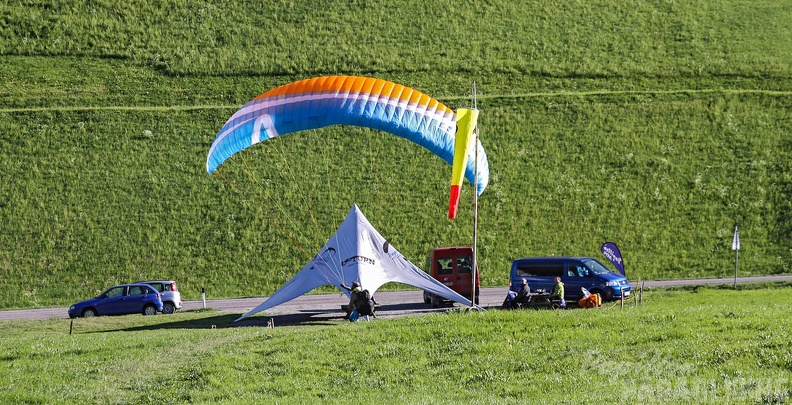 DH18 15 Luesen-Paragliding-152