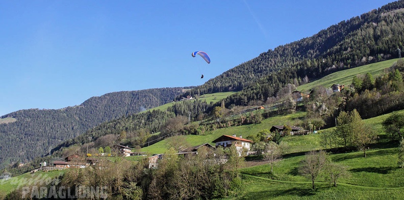 DH18_15_Luesen-Paragliding-158.jpg