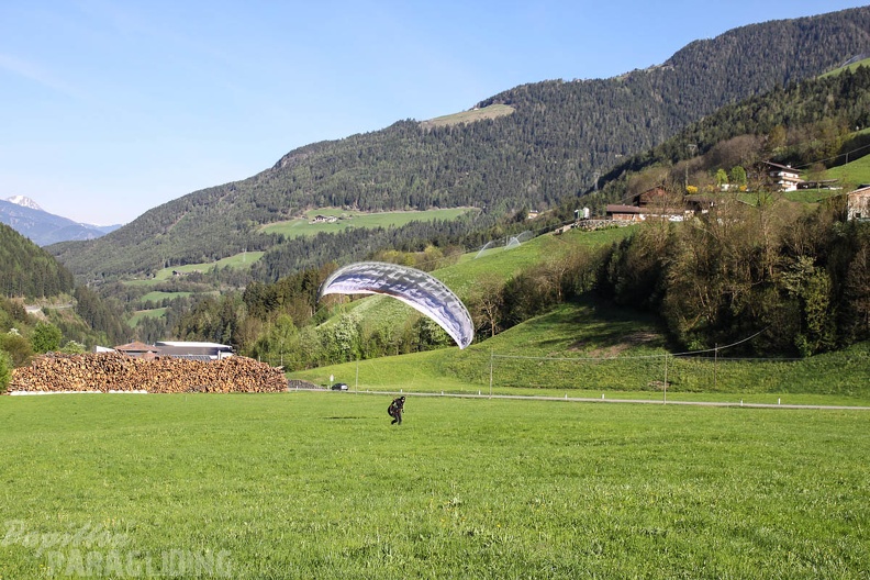 DH18 15 Luesen-Paragliding-162