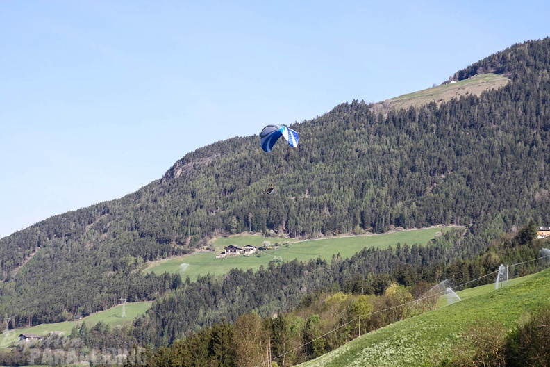 DH18 15 Luesen-Paragliding-165
