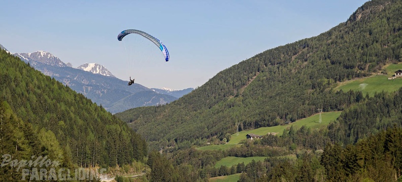 DH18_15_Luesen-Paragliding-166.jpg