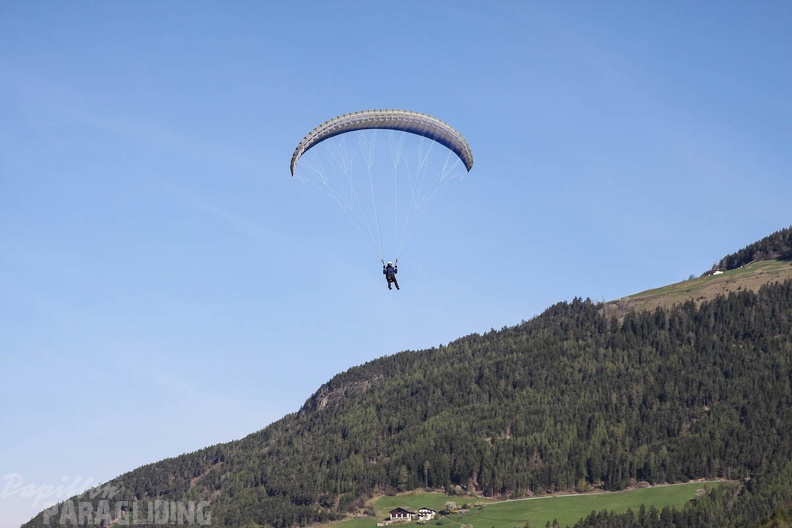 DH18_15_Luesen-Paragliding-172.jpg