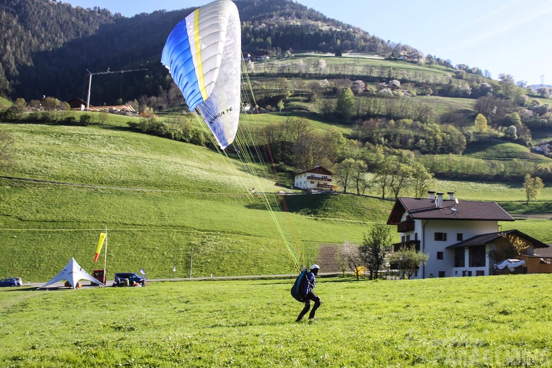 DH18 15 Luesen-Paragliding-175