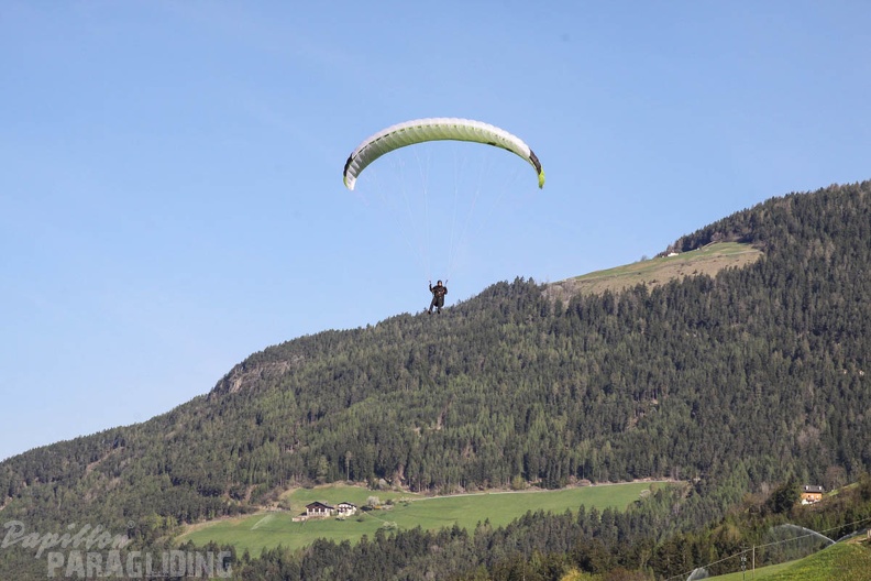 DH18_15_Luesen-Paragliding-185.jpg